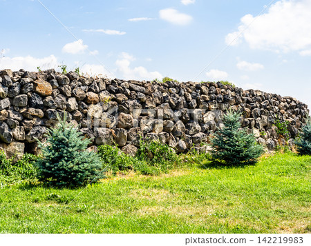 fortification walls of Hovhannavank Monastery fortification walls of Hovhannavank Monastery 142219983