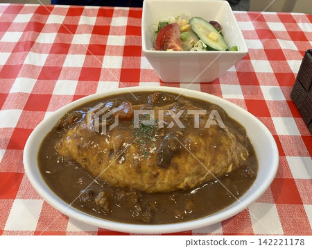 它看起來很美味的煎蛋捲飯 142221178