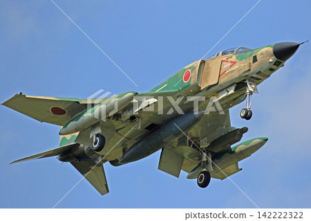 日本航空自衛隊 RF-4 鬼怪 II(陸迷彩)和 AN/ALQ-131(電子對抗吊艙) 日本航空自衛隊 RF-4 鬼怪 II(陸迷彩)和 AN/ALQ-131(電子對抗吊艙) 142222322