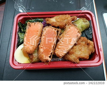 鮭魚排便當 鮭魚排便當 142222810