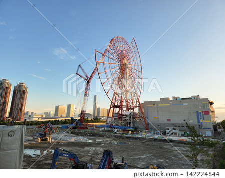 Odaiba Ferris Wheel Demolition Work September 2022 Odaiba Ferris Wheel Demolition Work September 2022 142224844