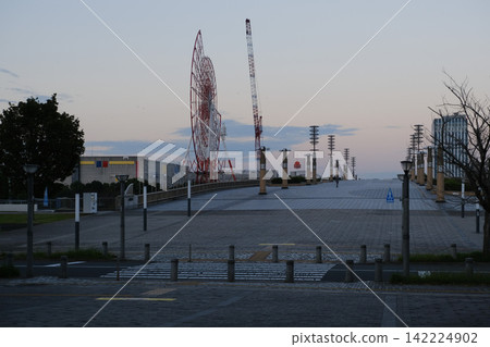 Odaiba Ferris Wheel Demolition Work September 2022 Odaiba Ferris Wheel Demolition Work September 2022 142224902
