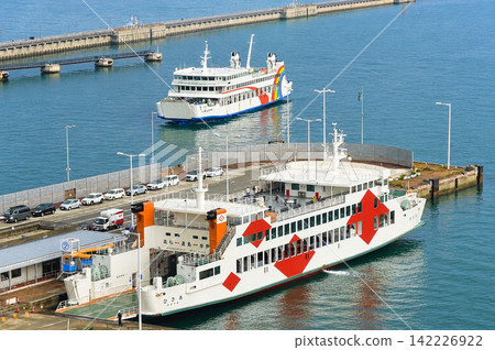 2026 年 8 月拍攝的高松港和高松太陽港(競技場、飯店、車站和港口)漫步。 2026 年 8 月拍攝的高松港和高松太陽港(競技場、飯店、車站和港口)漫步。 142226922