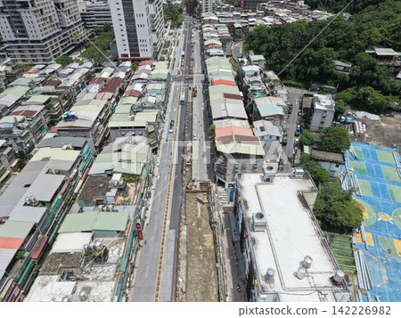 Subway construction 142226982