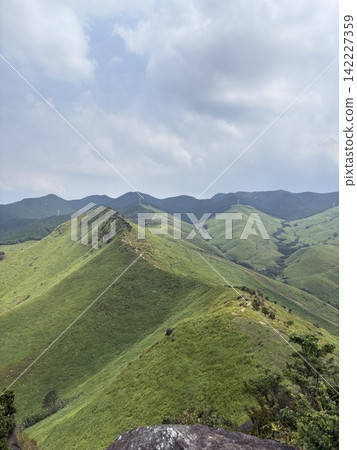 The ridgeline of Aso 142227359