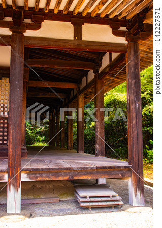 Hokaiji Temple: The blessings of Yakushi Nyorai, a deity revered by women, include safe childbirth, breastfeeding, and conception. Hokaiji Temple: The blessings of Yakushi Nyorai, a deity revered by women, include safe childbirth, breastfeeding, and conception. 142227871