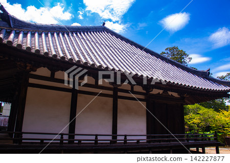 Hokaiji Temple: The blessings of Yakushi Nyorai, a deity revered by women, include safe childbirth, breastfeeding, and conception. Hokaiji Temple: The blessings of Yakushi Nyorai, a deity revered by women, include safe childbirth, breastfeeding, and conception. 142227877