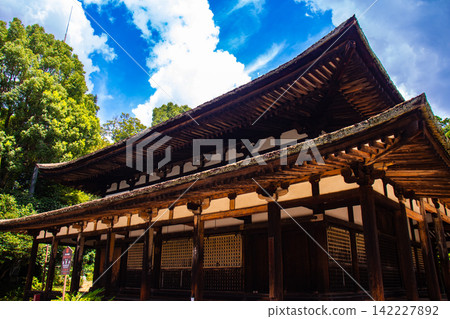 Hokaiji Temple: The blessings of Yakushi Nyorai, a deity revered by women, include safe childbirth, breastfeeding, and conception. Hokaiji Temple: The blessings of Yakushi Nyorai, a deity revered by women, include safe childbirth, breastfeeding, and conception. 142227892