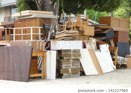 Bulky garbage collection 142227960