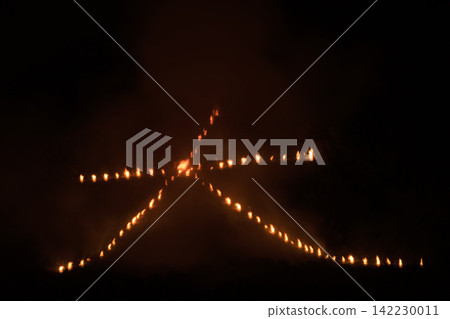 Gozan Okuribi 2026: Kyoto's Obon Festival - A Glittering Light Illuminating the Night Sky (Part 4) Gozan Okuribi 2026: Kyoto's Obon Festival - A Glittering Light Illuminating the Night Sky (Part 4) 142230011