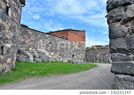 The winding roads of Suomenlinna Fortress The winding roads of Suomenlinna Fortress 142231147