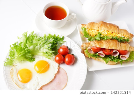 Ham and egg breakfast image Ham and egg breakfast image 142231514
