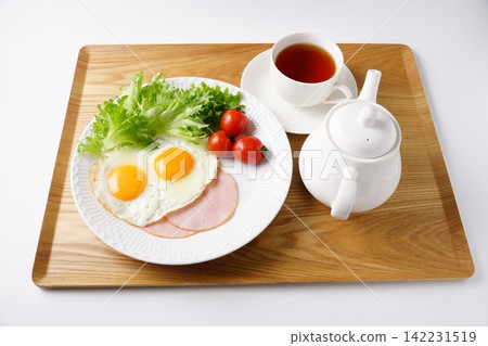 Ham and egg breakfast image Ham and egg breakfast image 142231519