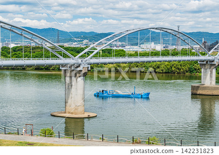 Aqueduct bridges over the Yodo River; Hirakata City and Takatsuki City, Osaka Prefecture Aqueduct bridges over the Yodo River; Hirakata City and Takatsuki City, Osaka Prefecture 142231823