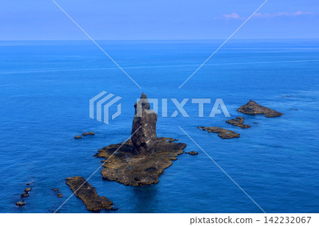 夏季的神威岩和神威岬(北海道積丹町) 夏季的神威岩和神威岬(北海道積丹町) 142232067