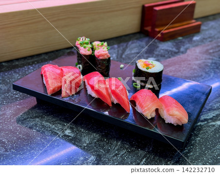 Sushi (Tuna) Sushi (Tuna) 142232710