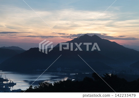 日出的天空 日出的天空 142233479
