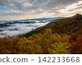 Autumn leaves and sea of clouds at Tachisato Kōjin Shrine 142233668