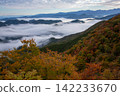 Autumn leaves and sea of clouds at Tachisato Kōjin Shrine 142233670