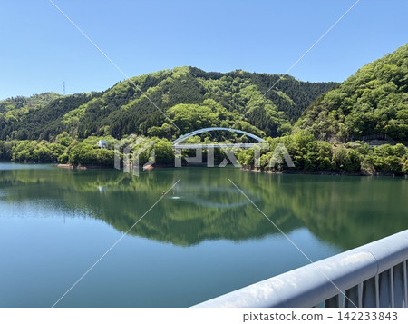 在壩湖的橋樑 在壩湖的橋樑 142233843