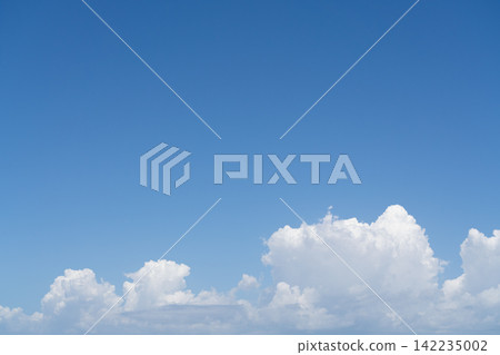 夏天的藍天白雲 142235002