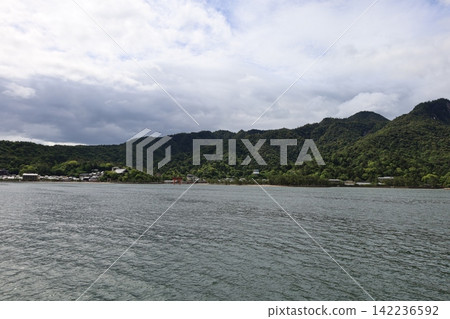 A view of the Seto Inland Sea from Miyajimaguchi towards Miyajima [Hiroshima, Japan] 142236592