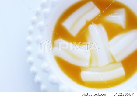 杏仁豆腐配芒果醬 142236597