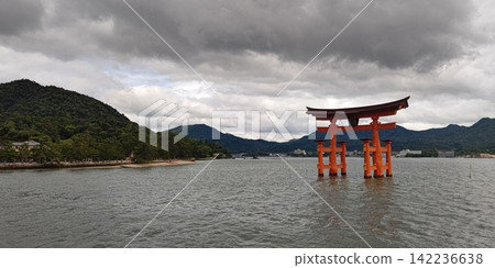 嚴島神社，大鳥居 [日本廣島] 142236638