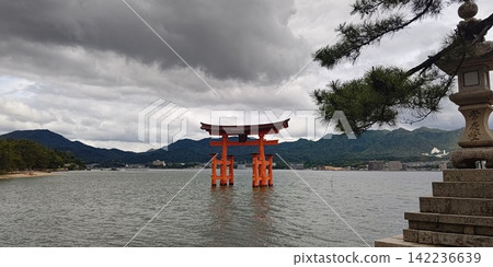 嚴島神社，大鳥居 [日本廣島] 142236639