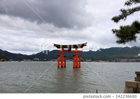 嚴島神社大鳥居 [日本廣島] 142236680