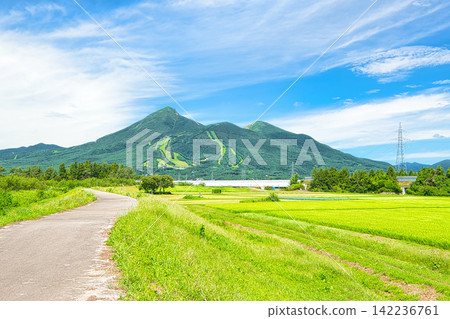 Inawashiro Town, Yama District, Fukushima Prefecture: Summer scenery of Mt. Bandai and rural landscape Inawashiro Town, Yama District, Fukushima Prefecture: Summer scenery of Mt. Bandai and rural landscape 142236761