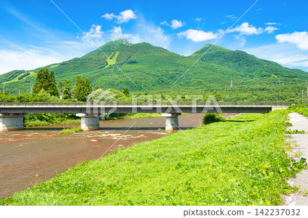 Mount Bandai and the Nagase River in summer, Inawashiro Town, Yama District, Fukushima Prefecture Mount Bandai and the Nagase River in summer, Inawashiro Town, Yama District, Fukushima Prefecture 142237032
