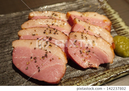 Roasted duck Roasted duck 142237802