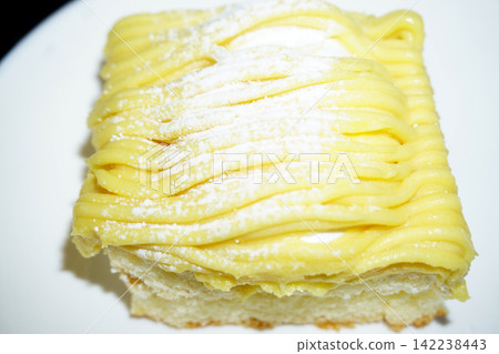 Western sweets Mont Blanc 142238443