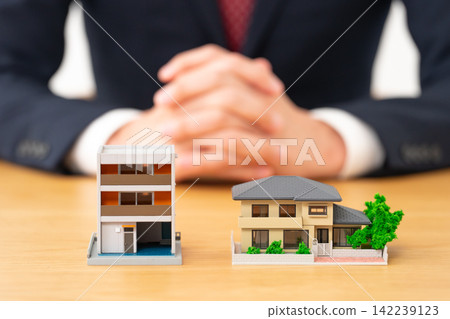 House model, real estate, personal property, moving House model, real estate, personal property, moving 142239123