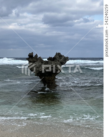 Heart rock Heart rock 142240259