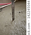 Bathroom mortar pouring 142245044