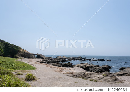 神奈川縣三浦市城島夏季草原和馬洞 神奈川縣三浦市城島夏季草原和馬洞 142246684