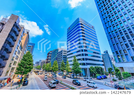 Urban landscape along Showa-dori Avenue in Chuo Ward, Tokyo, near Kyobashi 2-chome. Urban landscape along Showa-dori Avenue in Chuo Ward, Tokyo, near Kyobashi 2-chome. 142247679