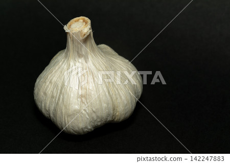 Garlic Garlic 142247883