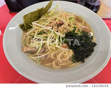 Ramen with plenty of green onions Ramen with plenty of green onions 142248358