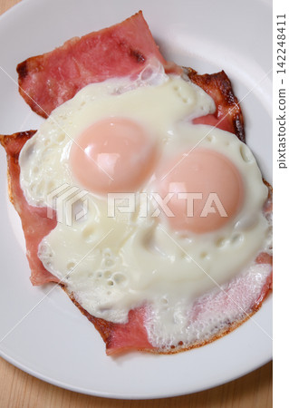 Fried egg bacon egg Fried egg bacon egg 142248411