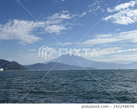 富士山從海上看到 富士山從海上看到 142248659