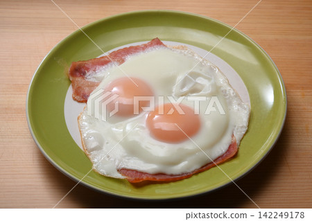 Fried egg bacon egg 142249178