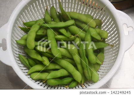 剛煮熟的豆子 剛煮熟的豆子 142249245