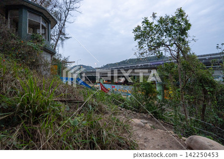 台灣第35座小山峰火岩山登山路線沿途風景。 台灣第35座小山峰火岩山登山路線沿途風景。 142250453