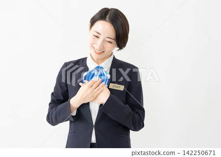 Female receptionist in uniform - Job image Female receptionist in uniform - Job image 142250671