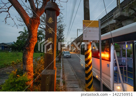 台灣台中地區的交通及街景 台灣台中地區的交通及街景 142250951