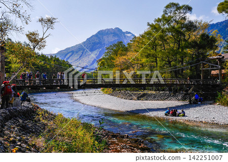 從卡帕橋到雅克山 從卡帕橋到雅克山 142251007