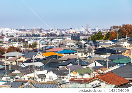 [Hino City, Tokyo] Scenery of a suburban residential area 142254009